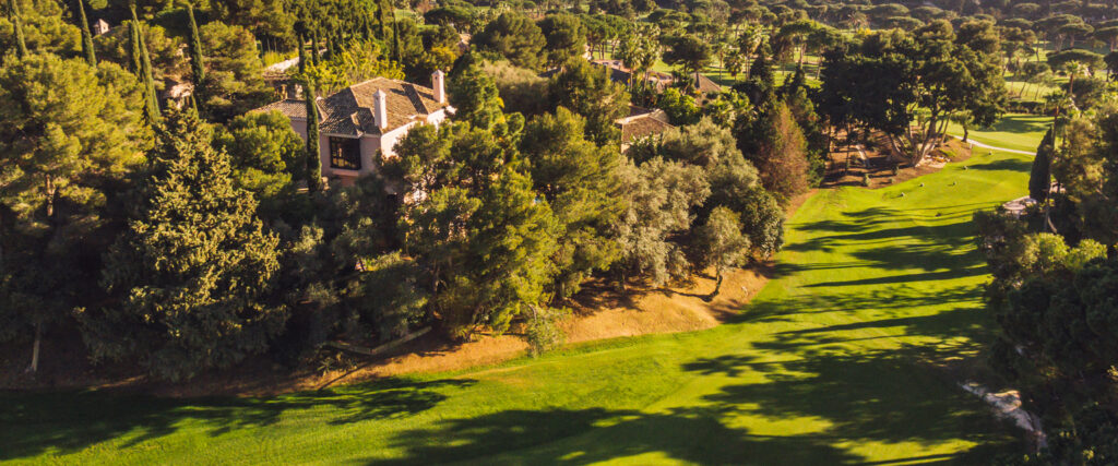 Golf Marbella vs golf Algarve