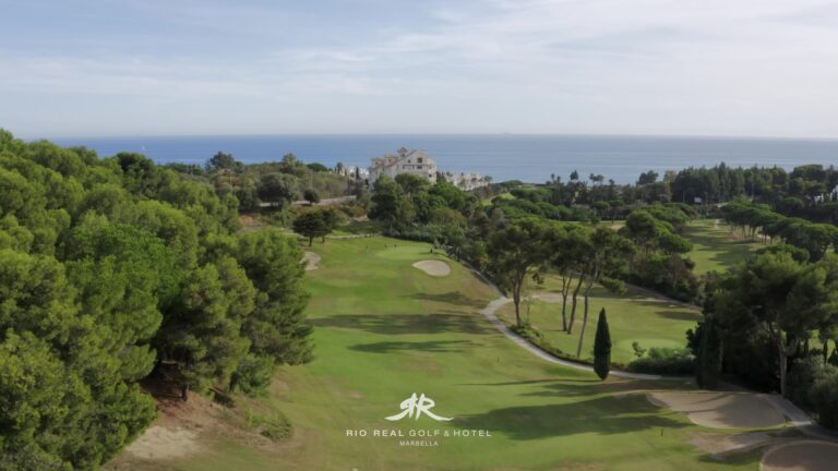 Instagram post from golf_rioreal. This post is in position 4.